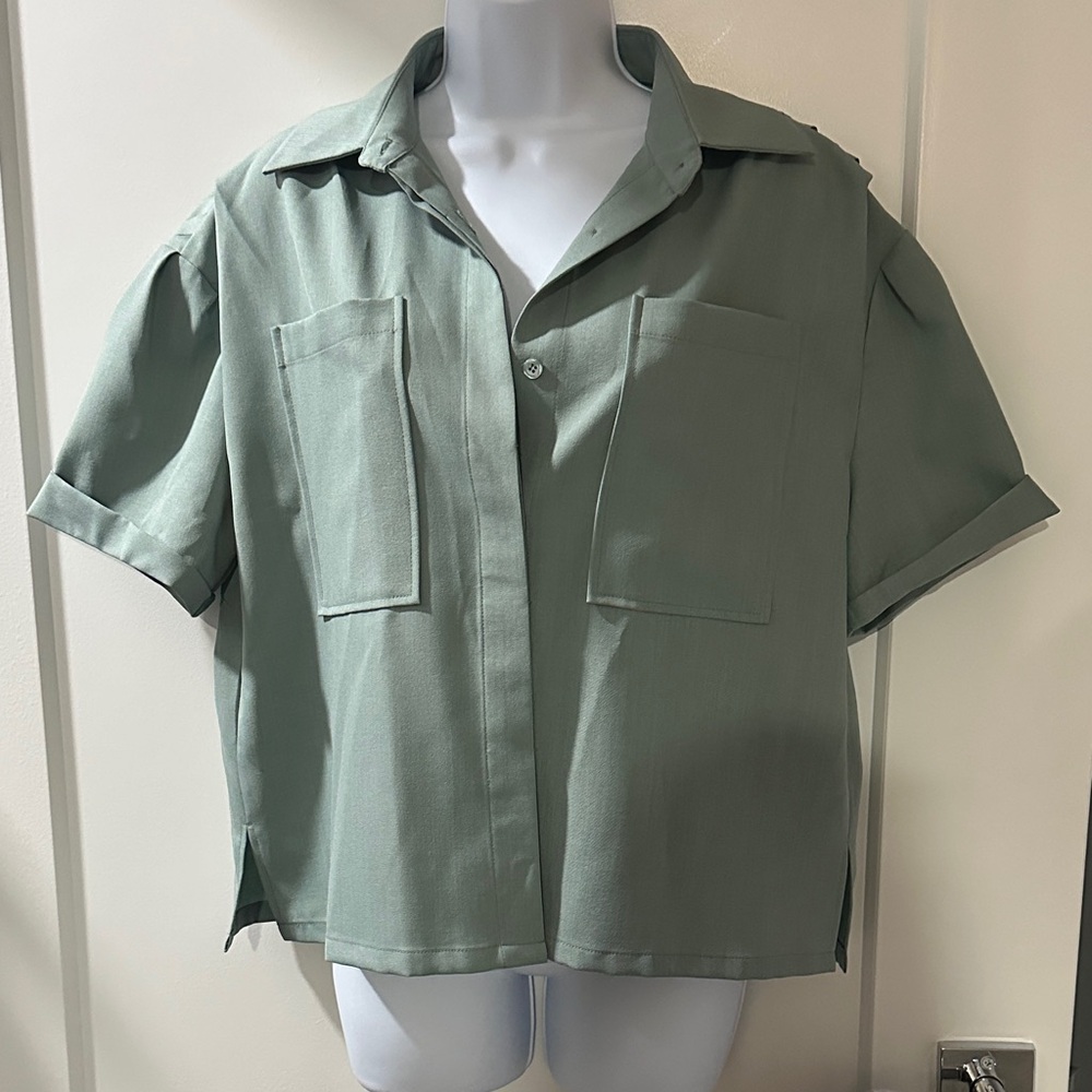 Stylish Women's Green Button-Up Blouse
